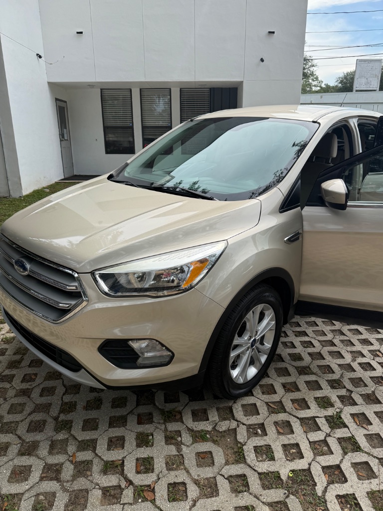 2017 Ford Escape - $10,999