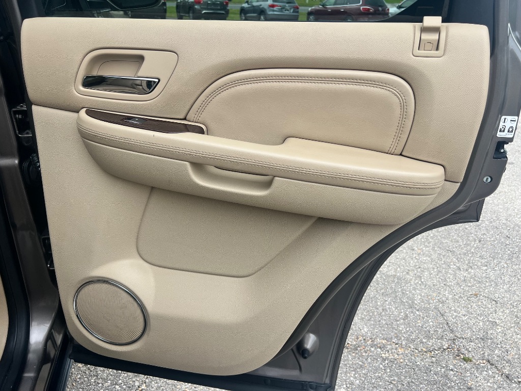 2011 Cadillac Escalade Premium photo