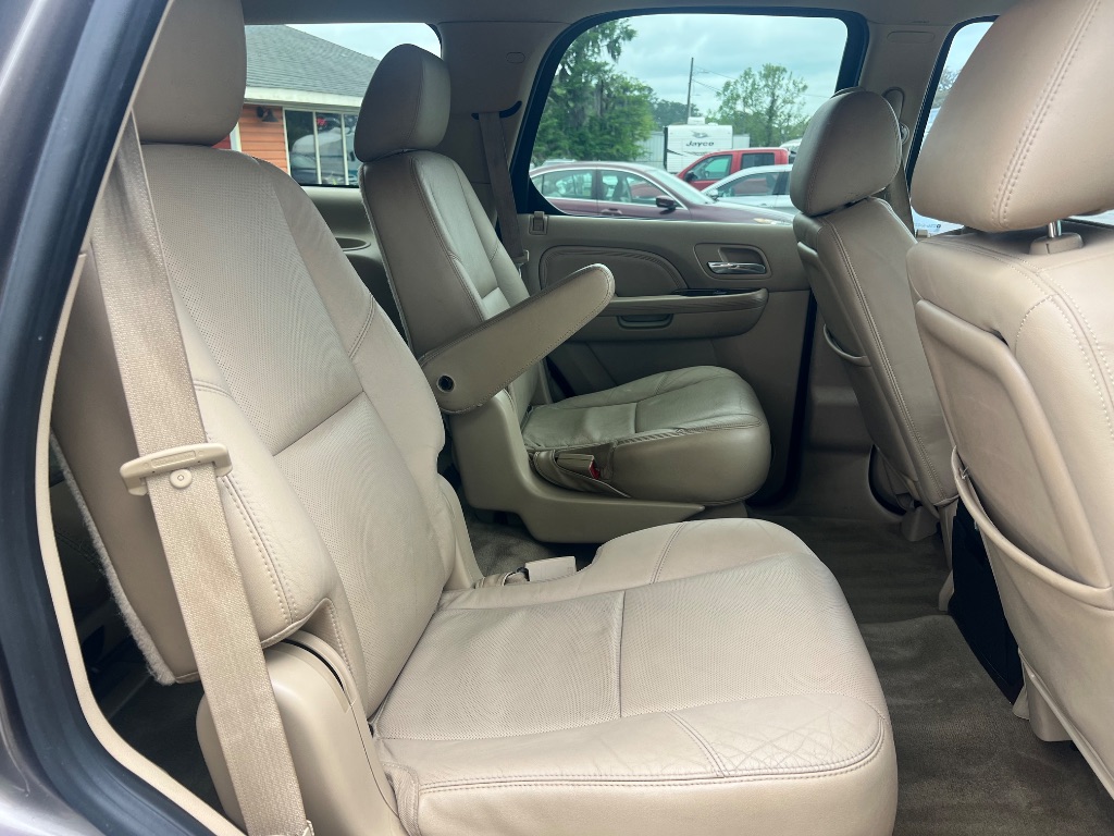 2011 Cadillac Escalade Premium photo