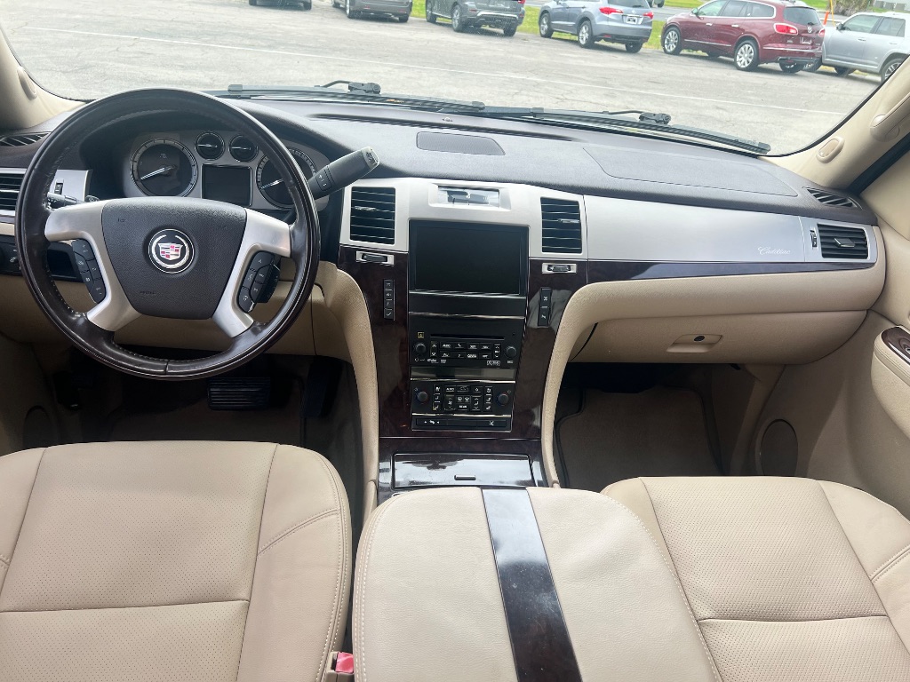 2011 Cadillac Escalade Premium photo