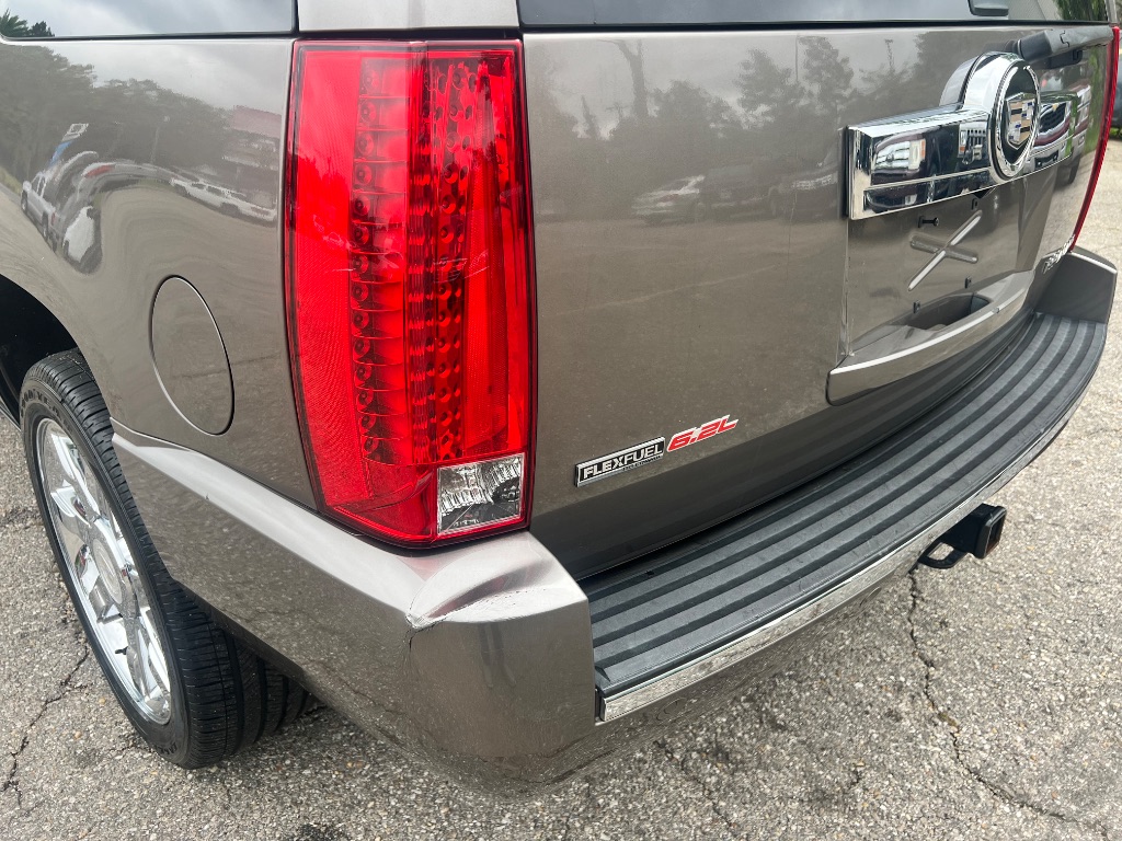 2011 Cadillac Escalade Premium photo