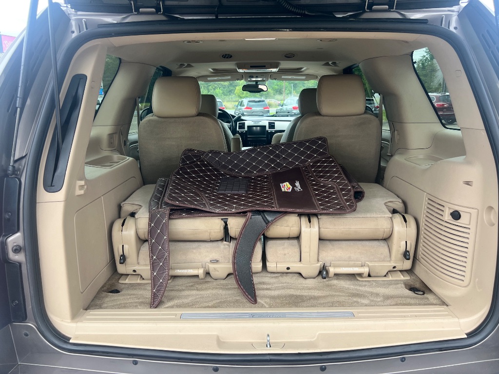 2011 Cadillac Escalade Premium photo
