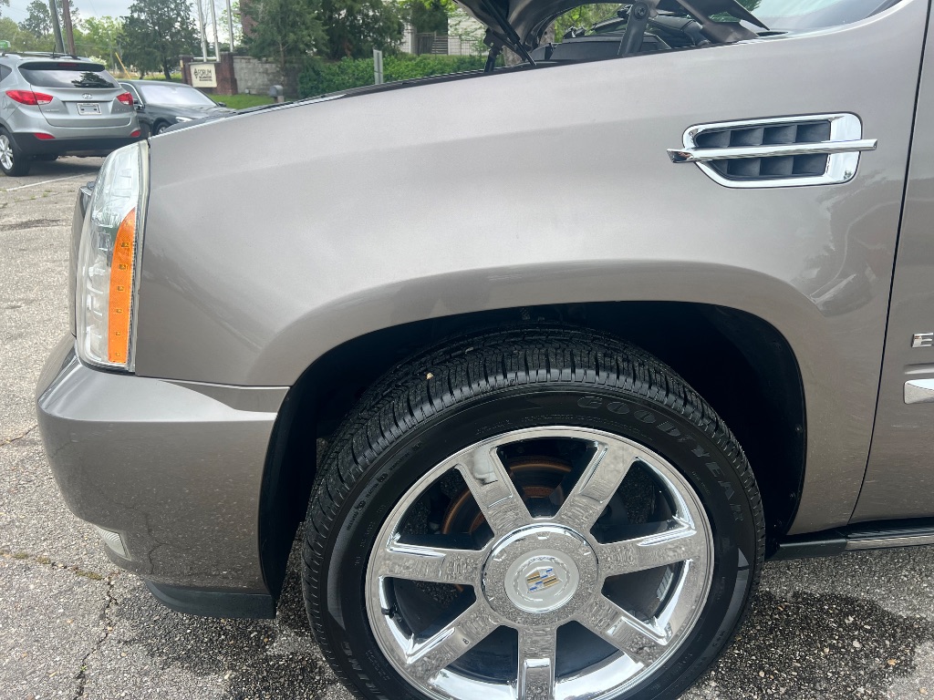 2011 Cadillac Escalade Premium photo