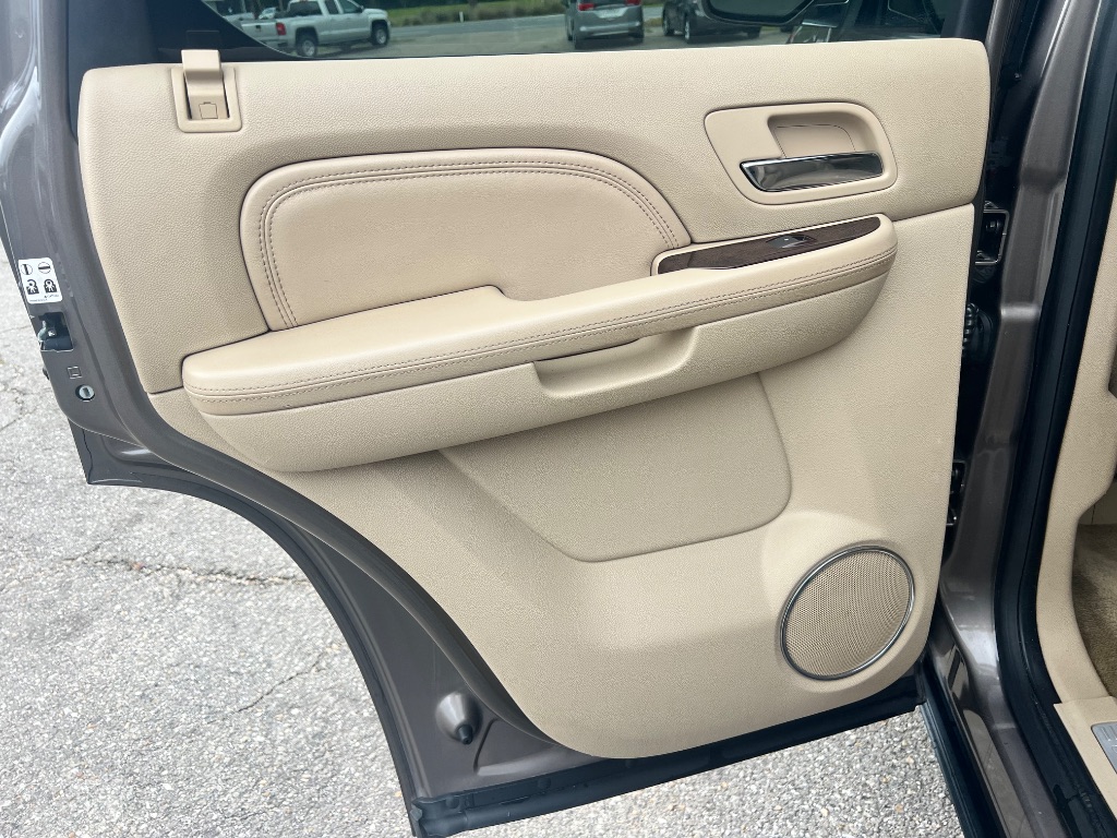 2011 Cadillac Escalade Premium photo