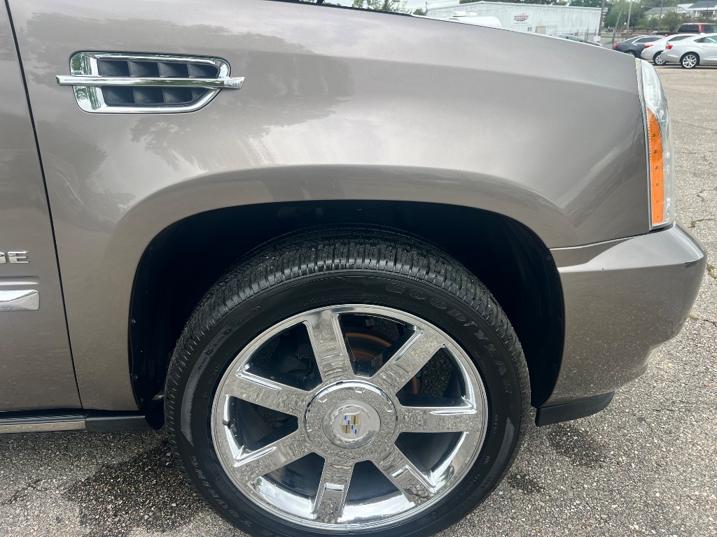 2011 Cadillac Escalade Premium photo
