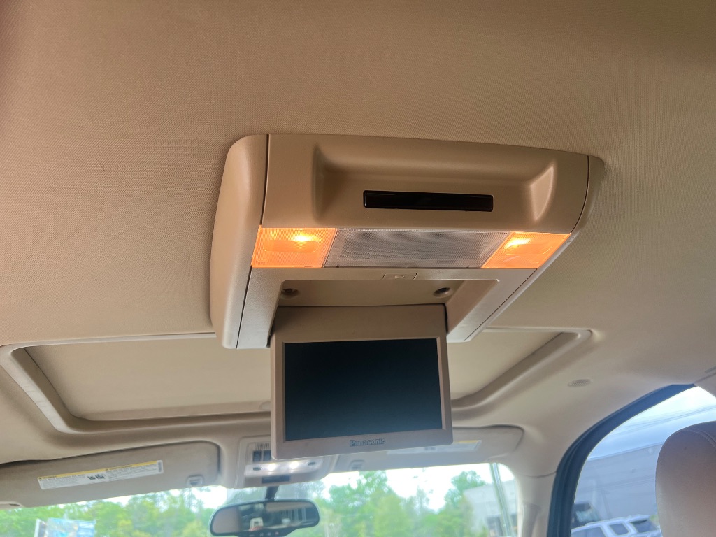2011 Cadillac Escalade Premium photo