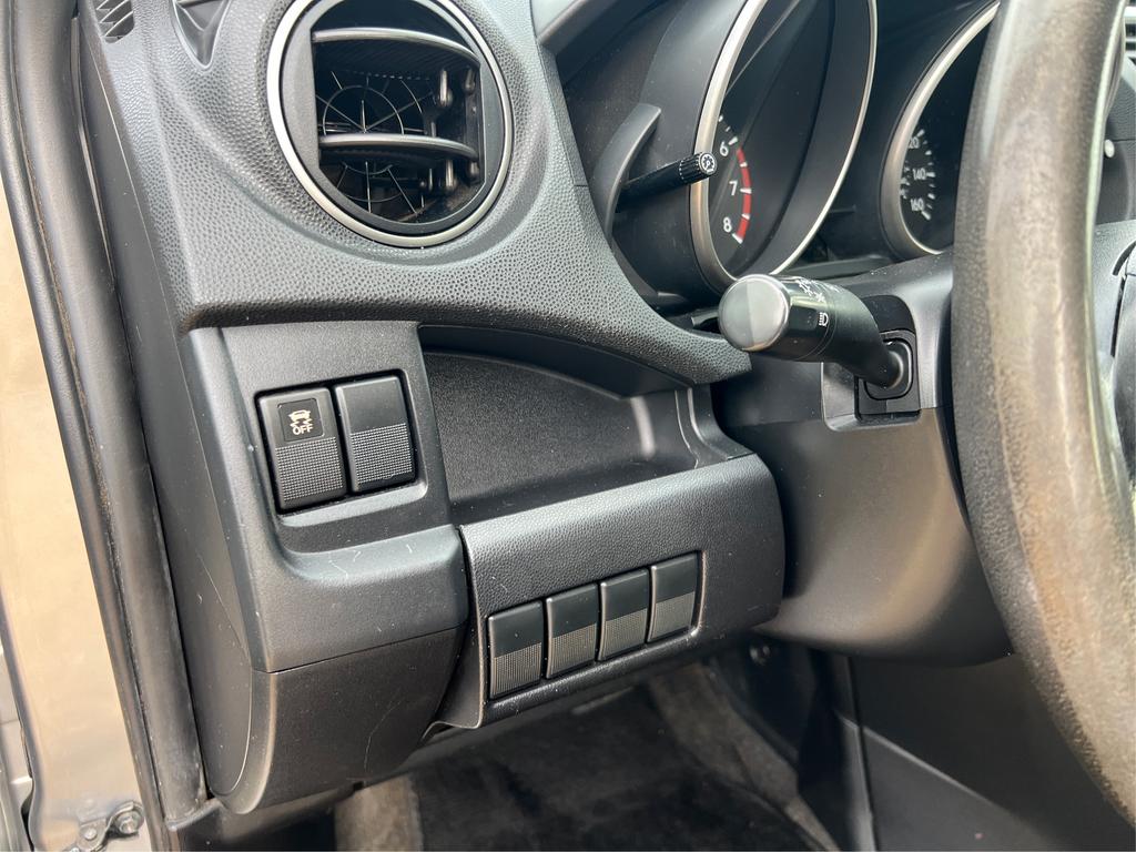 2014 Mazda Mazda5 Sport photo