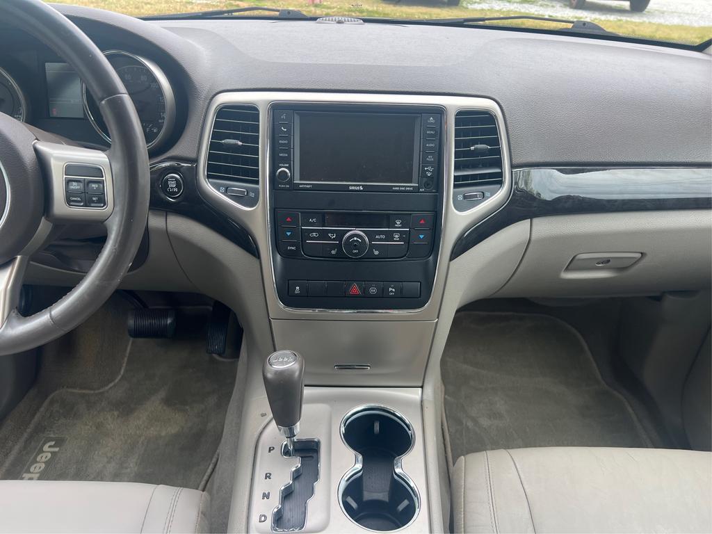 2012 Jeep Grand Cherokee Laredo photo
