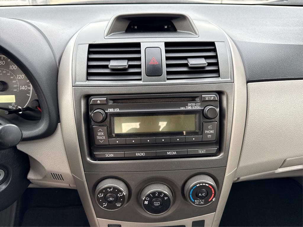 2012 Toyota Corolla L photo
