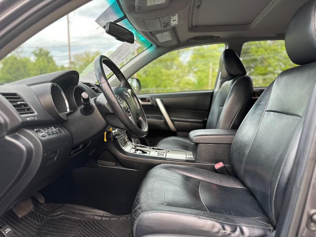2012 Toyota Highlander - $12,495
