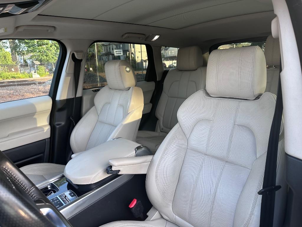 2017 Land Rover Range Rover Sport - $15,995