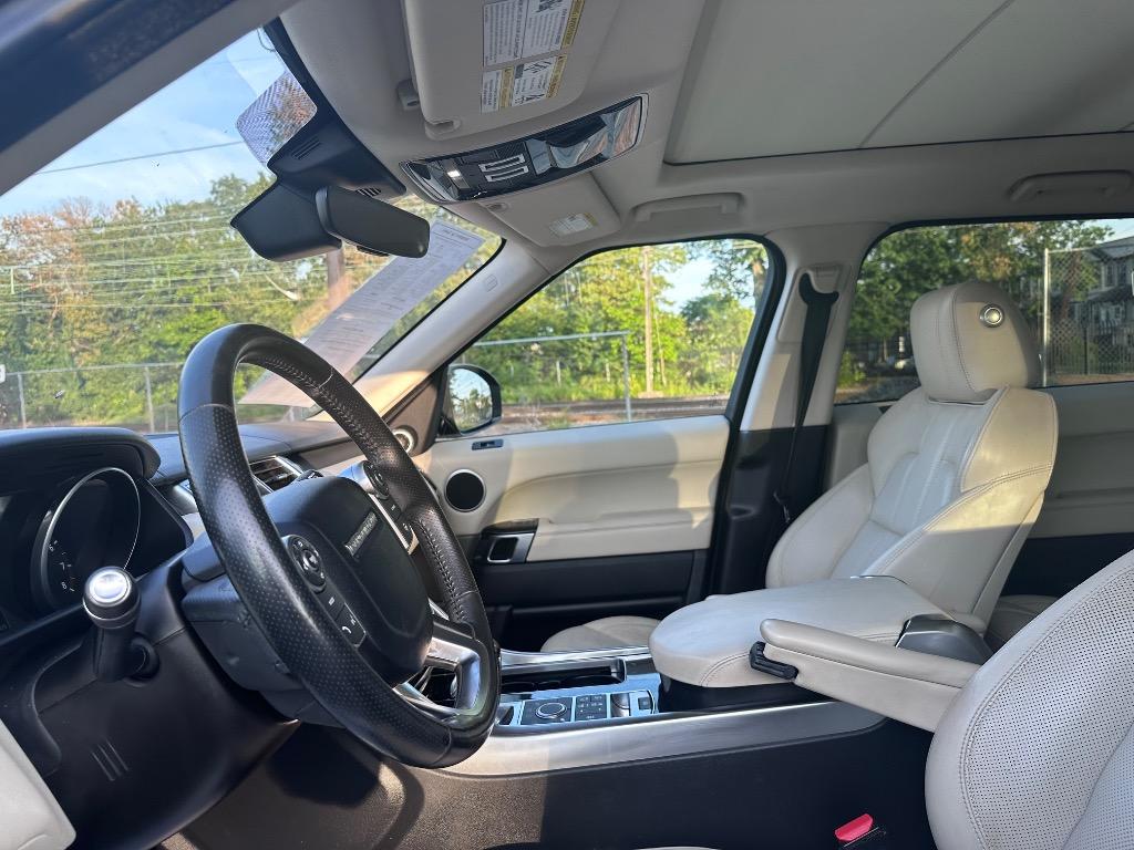 2017 Land Rover Range Rover Sport - $15,995