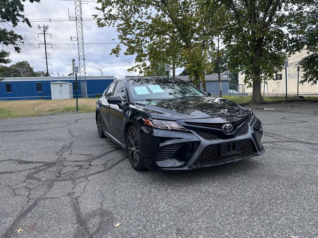 2019 Toyota Camry - $15,995