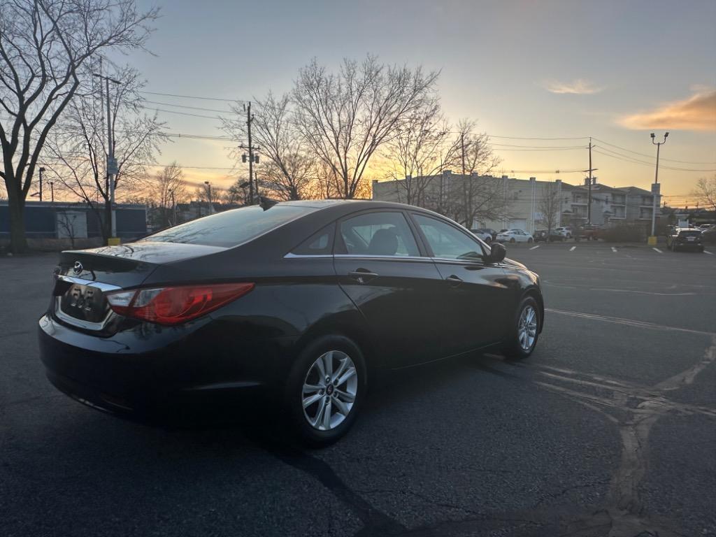 2013 Hyundai Sonata GLS photo