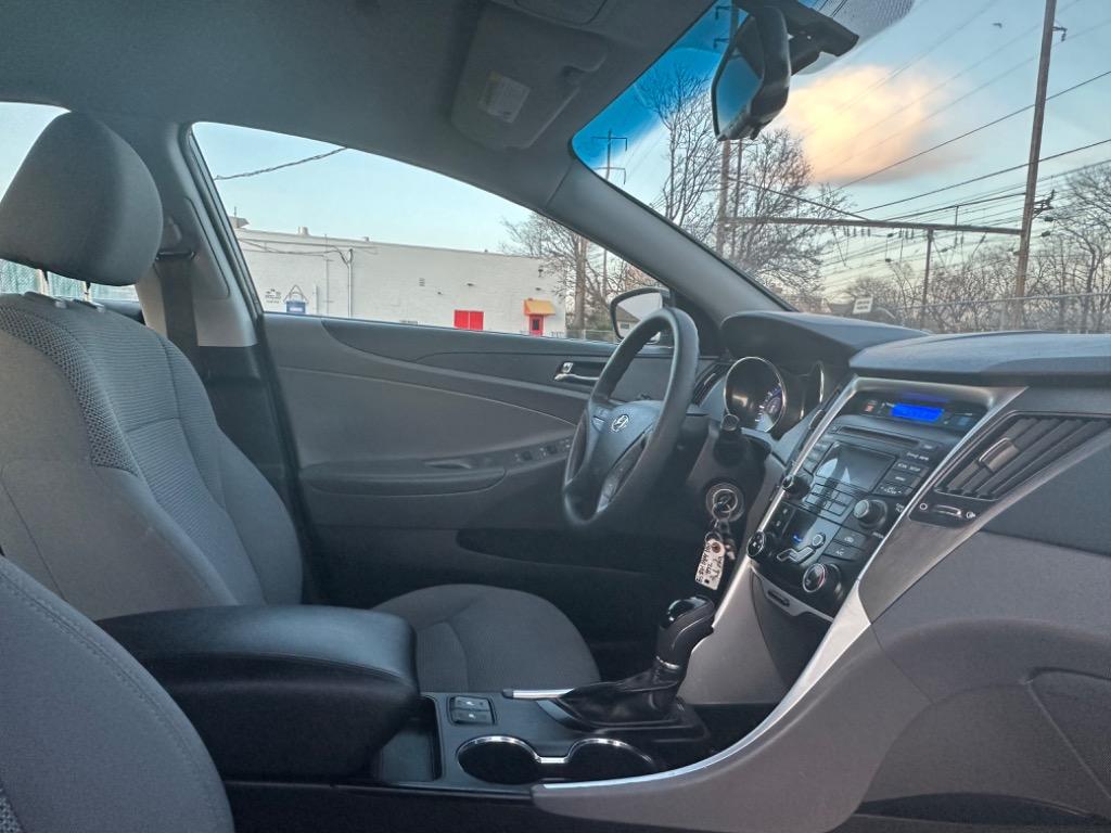 2013 Hyundai Sonata GLS photo