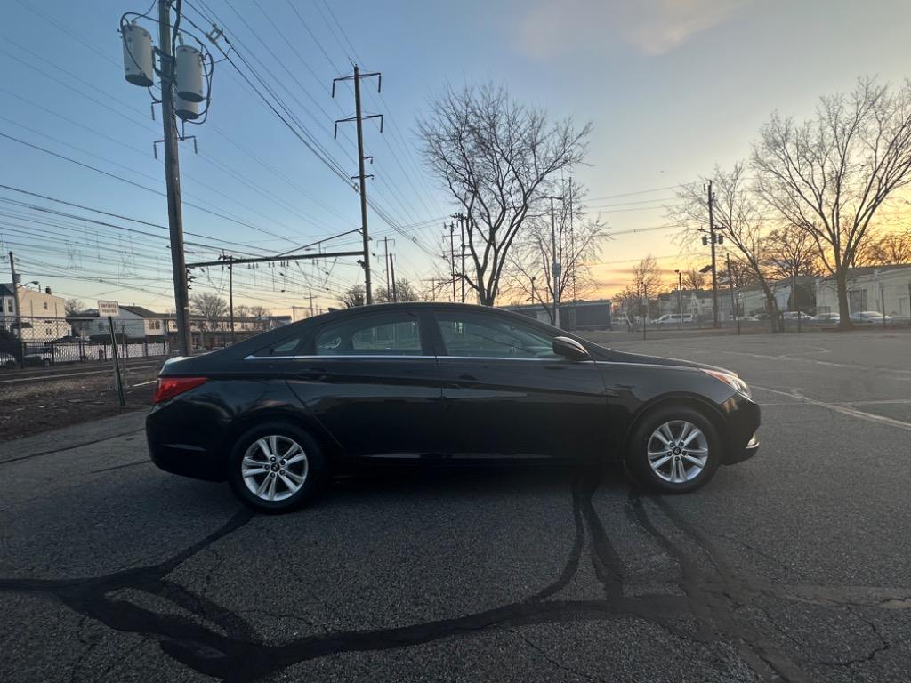 2013 Hyundai Sonata GLS photo