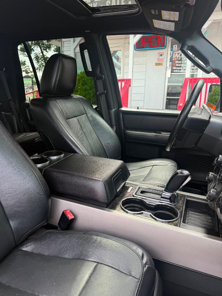 2017 Ford Expedition - $15,995