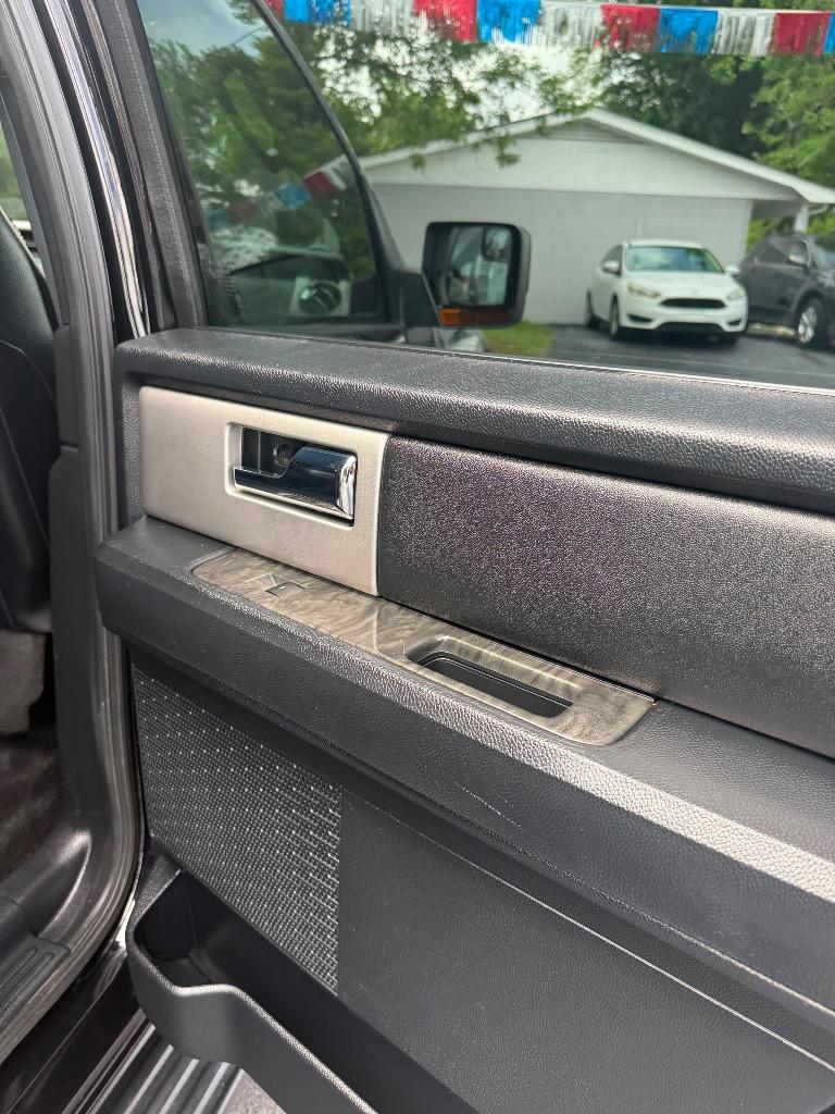 2017 Ford Expedition - $15,995