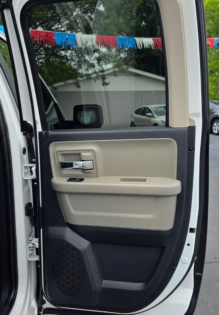 2010 Dodge Ram 1500 - $15,995
