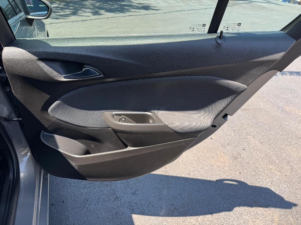 2019 Chevrolet Cruze - $9,995