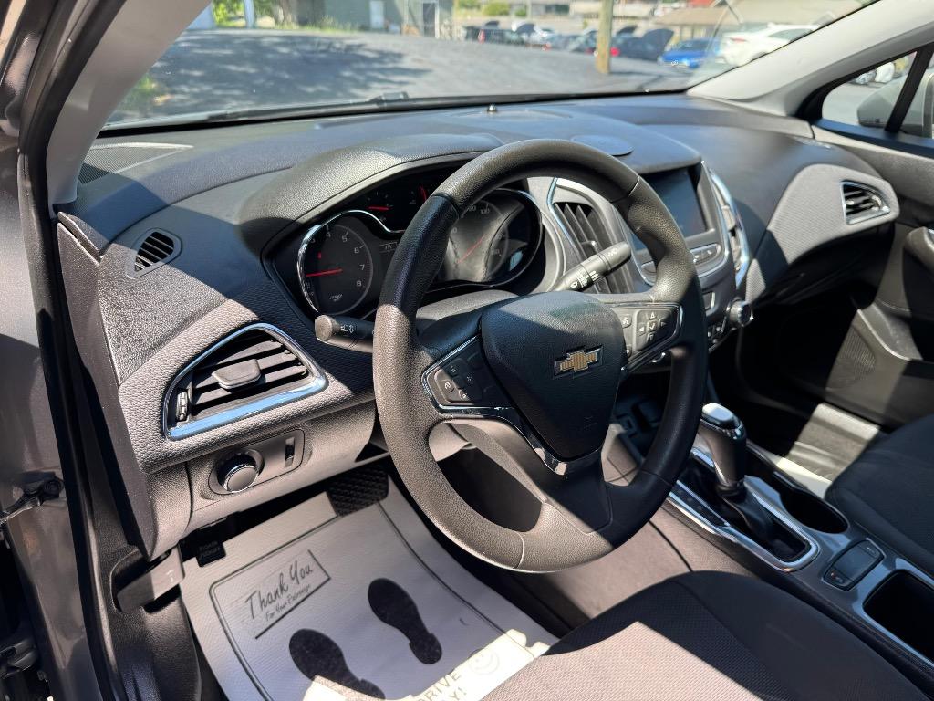 2019 Chevrolet Cruze - $9,995