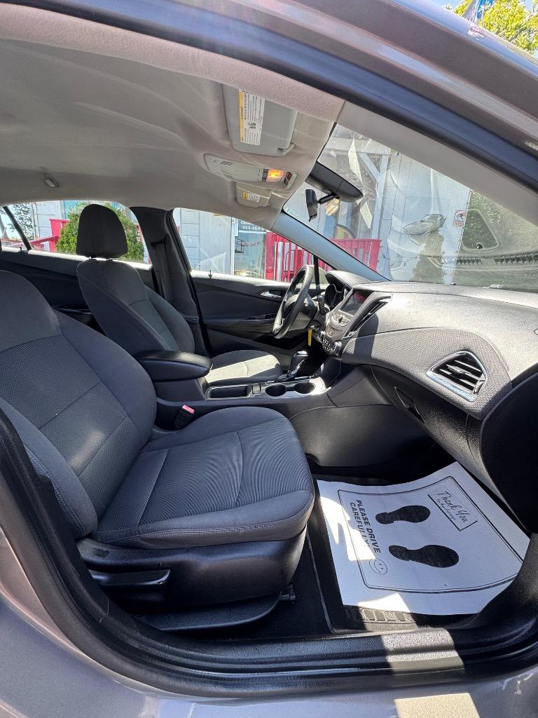 2019 Chevrolet Cruze - $9,995
