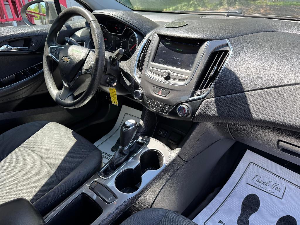 2019 Chevrolet Cruze - $9,995