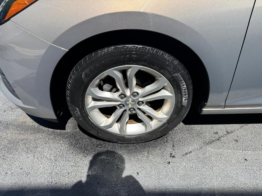 2019 Chevrolet Cruze - $9,995