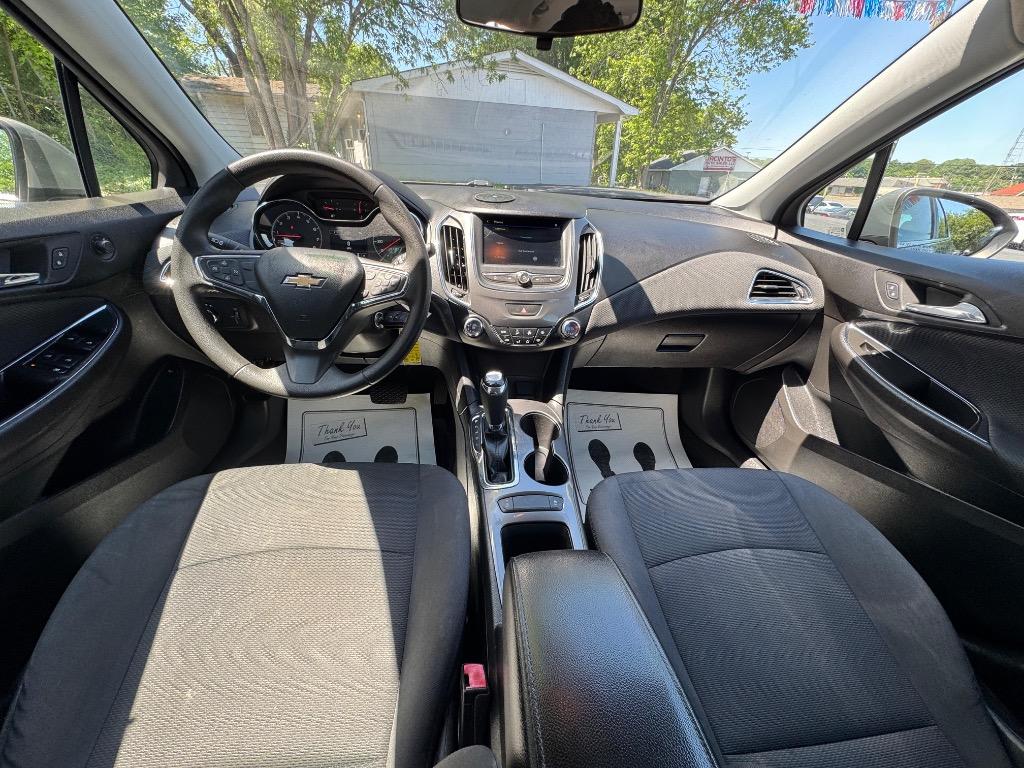 2019 Chevrolet Cruze - $9,995