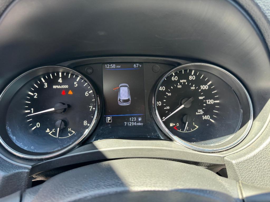 2020 Nissan Rogue - $17,995