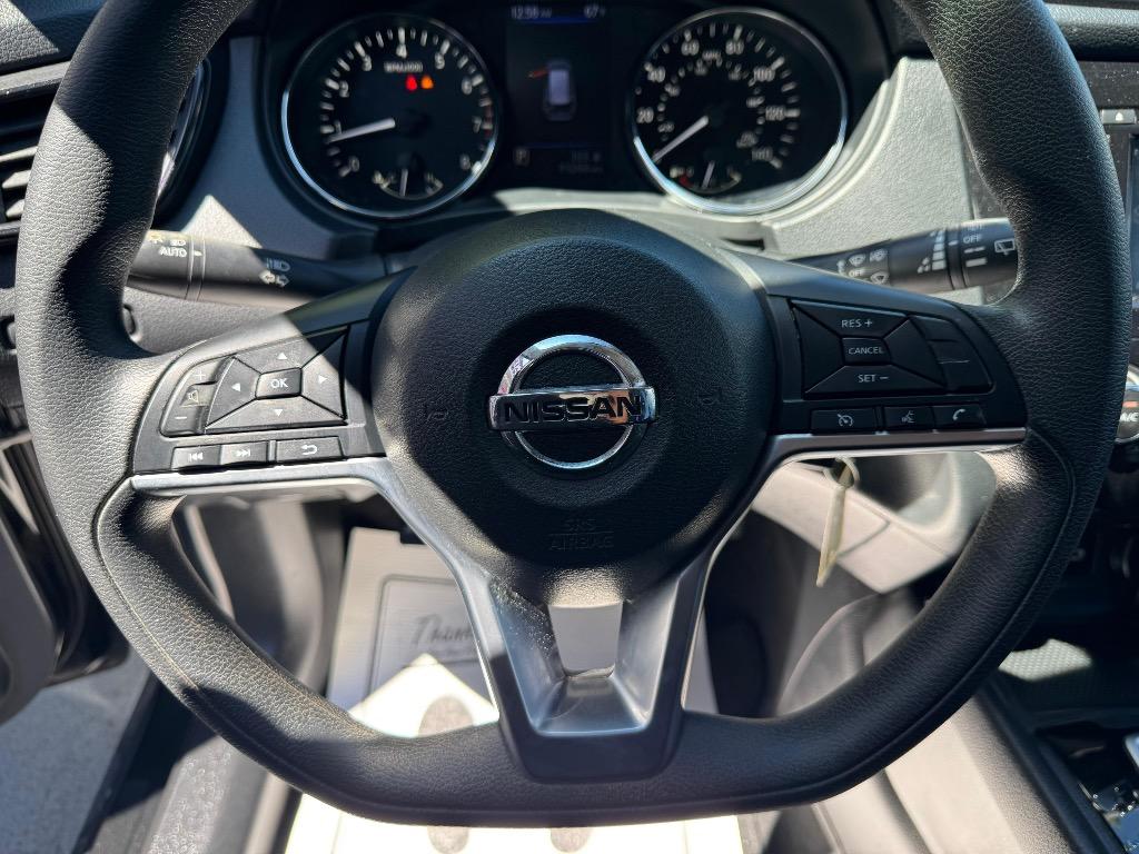 2020 Nissan Rogue - $17,995