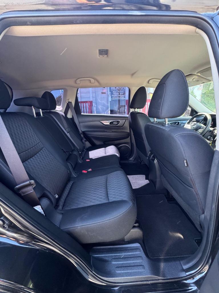 2020 Nissan Rogue - $17,995