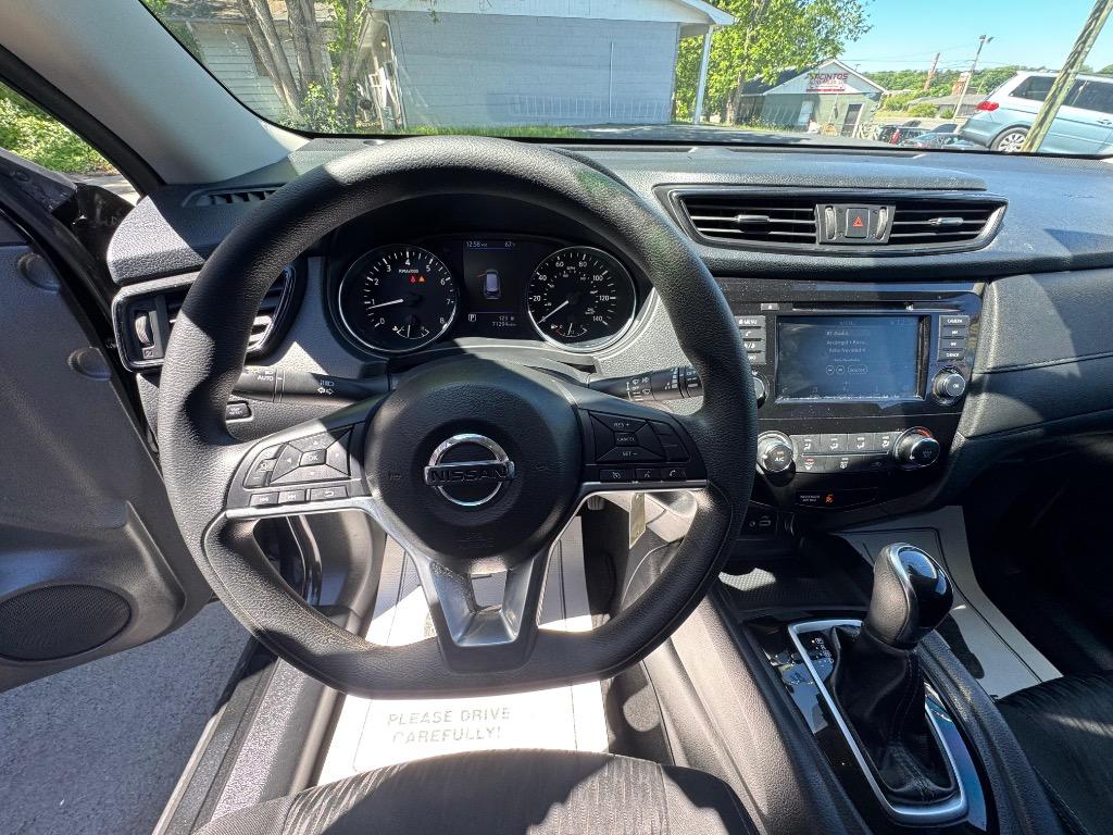 2020 Nissan Rogue - $17,995