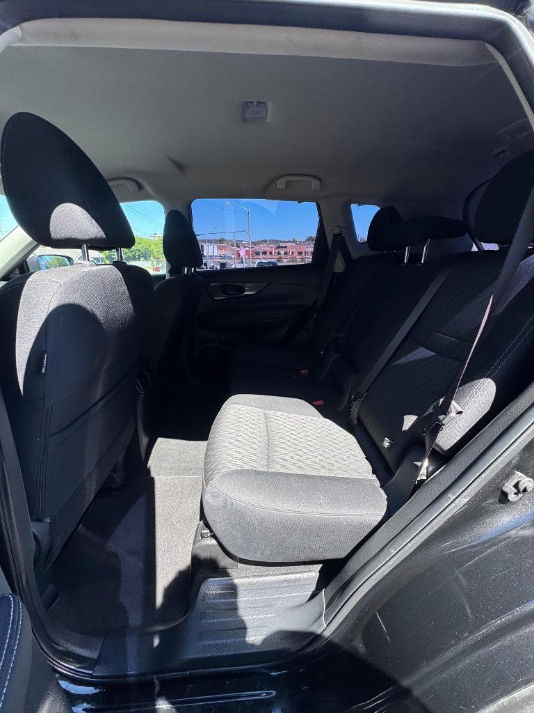 2020 Nissan Rogue - $17,995