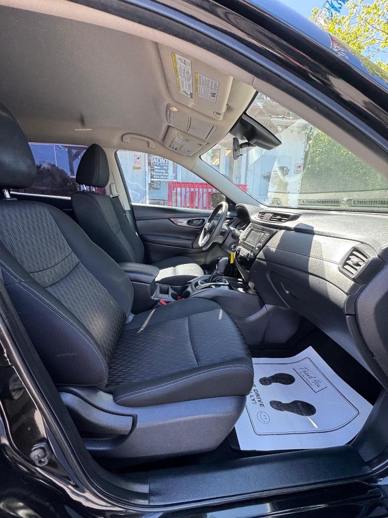 2020 Nissan Rogue - $17,995