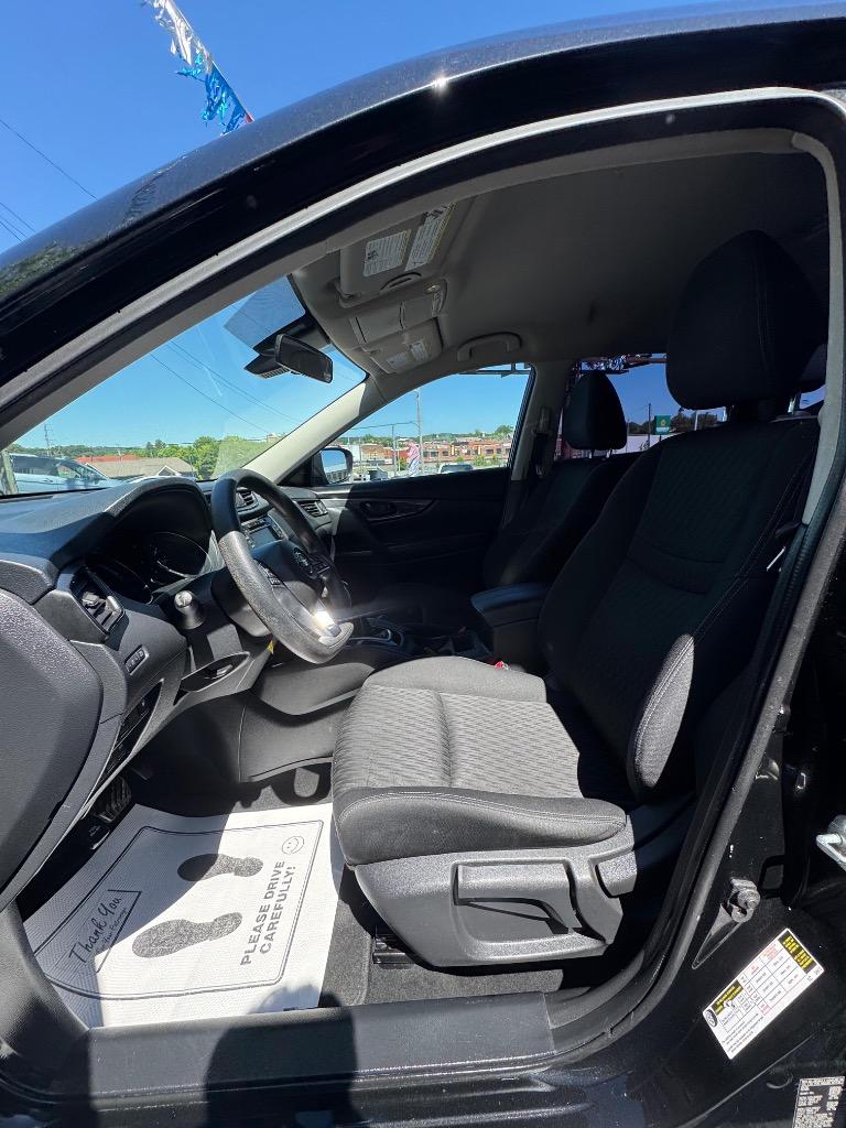 2020 Nissan Rogue - $17,995
