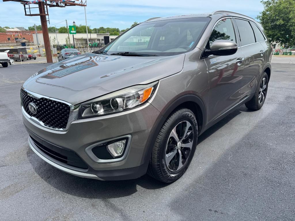 2016 Kia Sorento - $9,995
