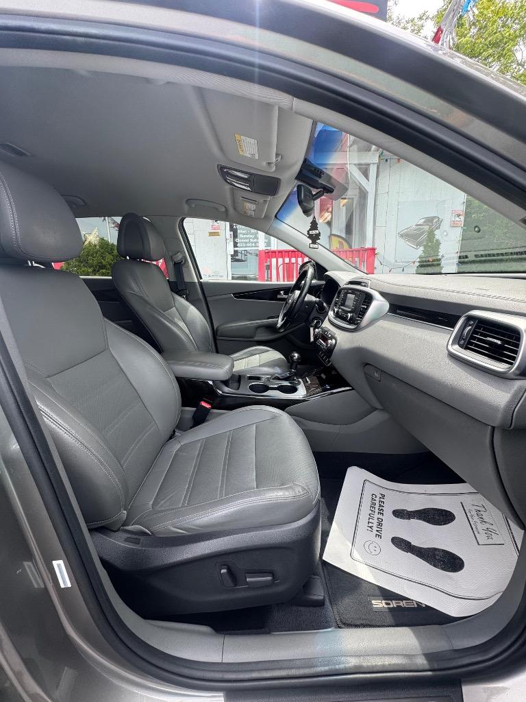 2016 Kia Sorento - $9,995