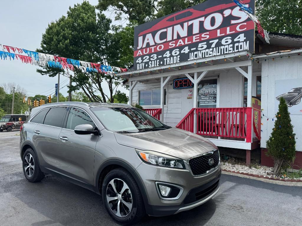 2016 Kia Sorento - $9,995