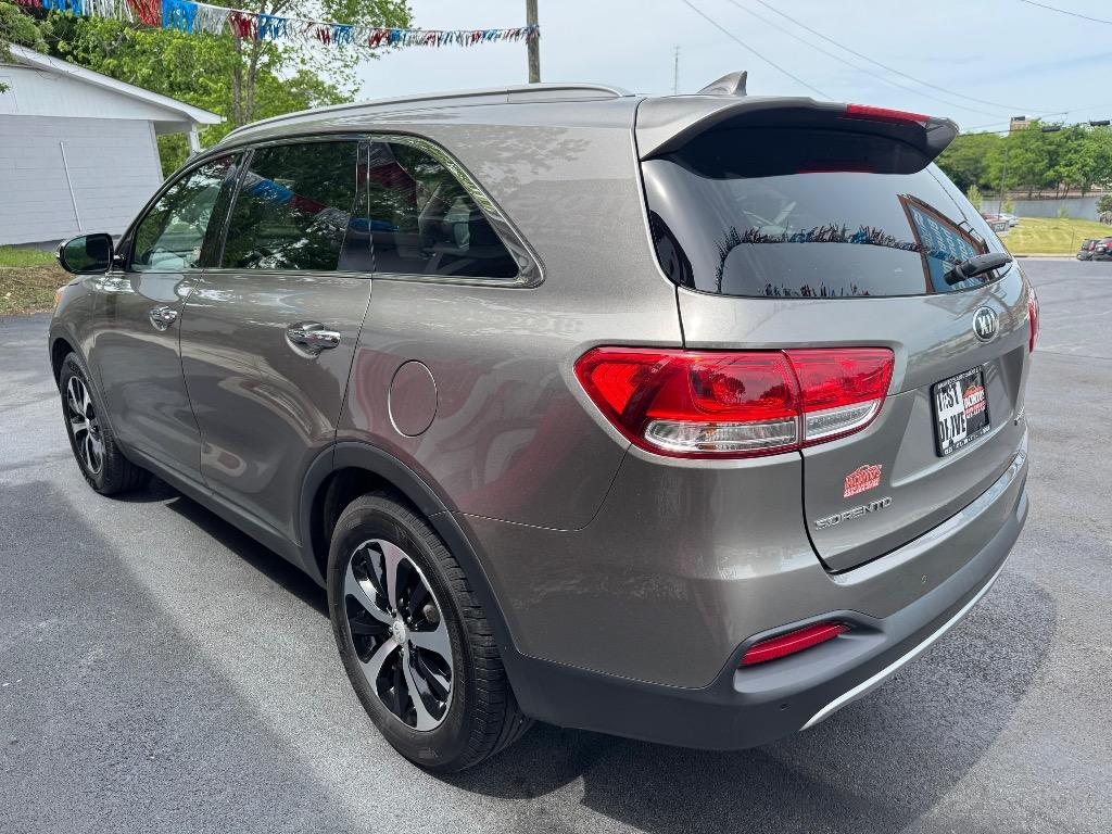2016 Kia Sorento - $9,995