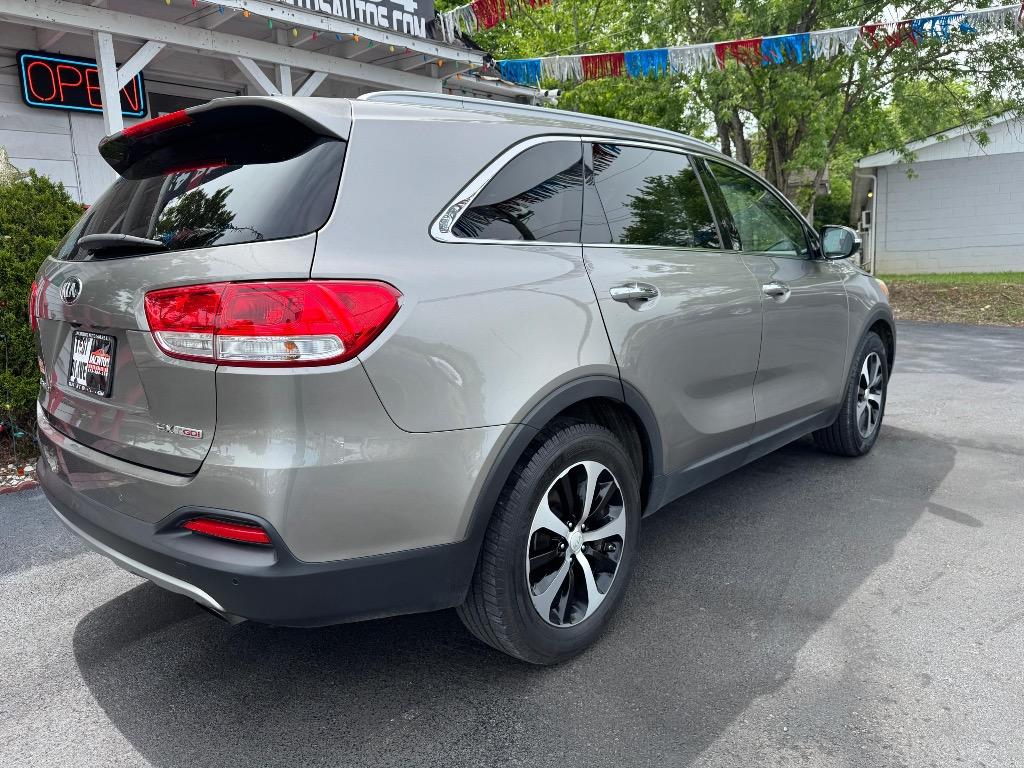 2016 Kia Sorento - $9,995