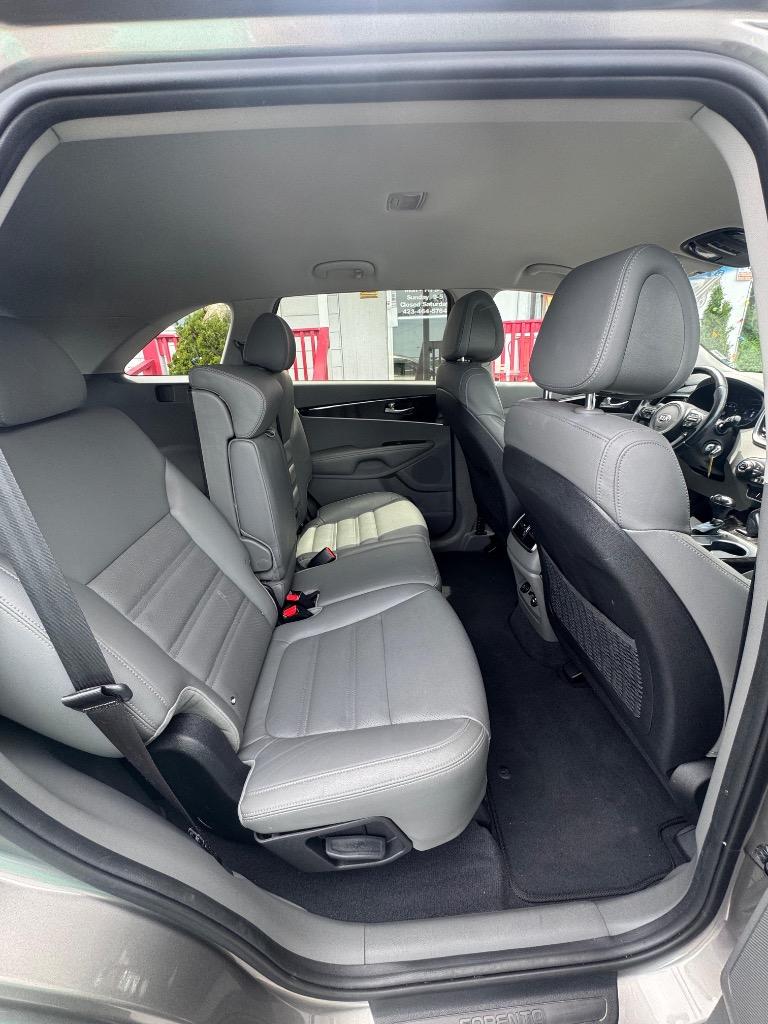 2016 Kia Sorento - $9,995