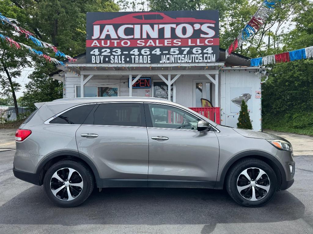 2016 Kia Sorento - $9,995
