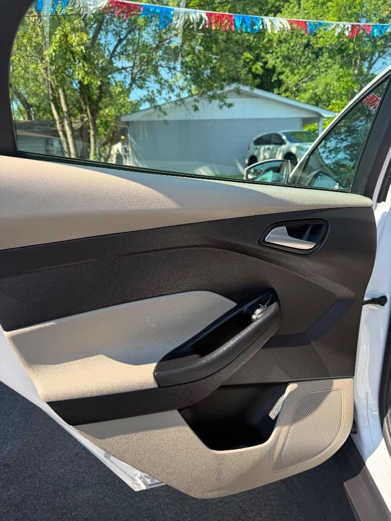 2017 Ford Focus - $10,995