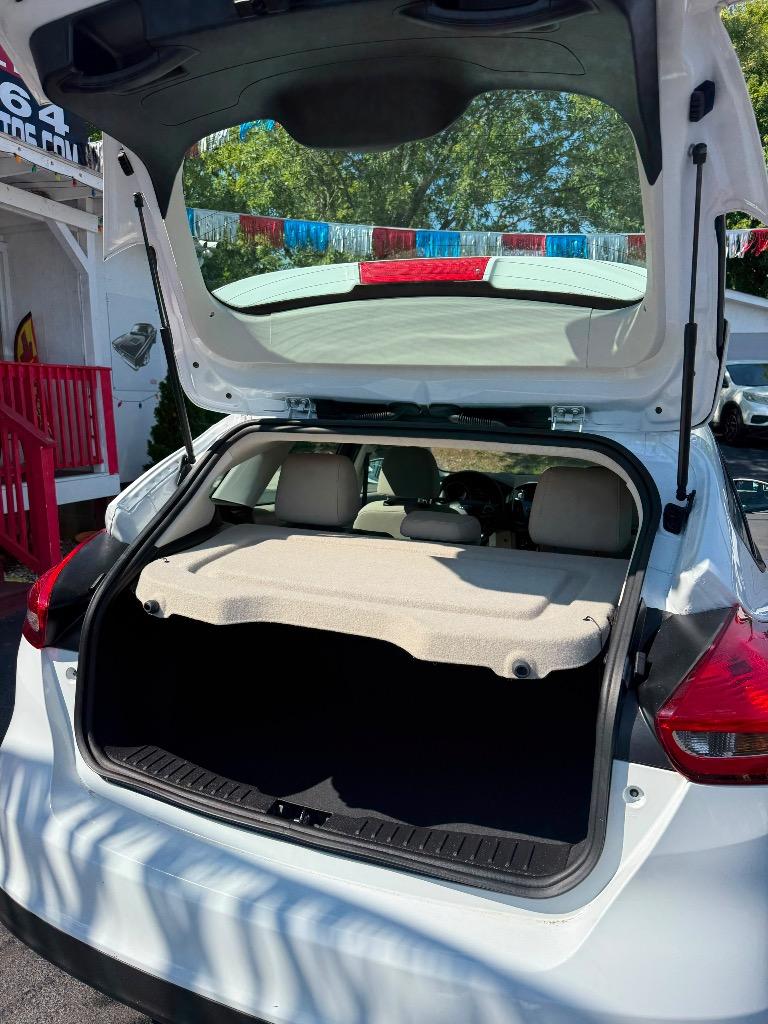 2017 Ford Focus - $10,995