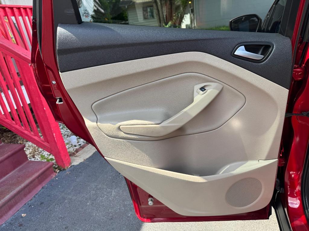 2018 Ford Escape - $11,995