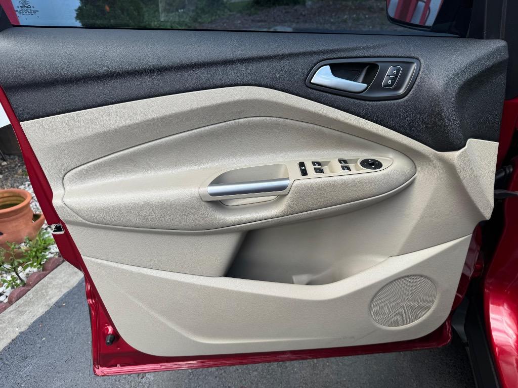 2018 Ford Escape - $11,995