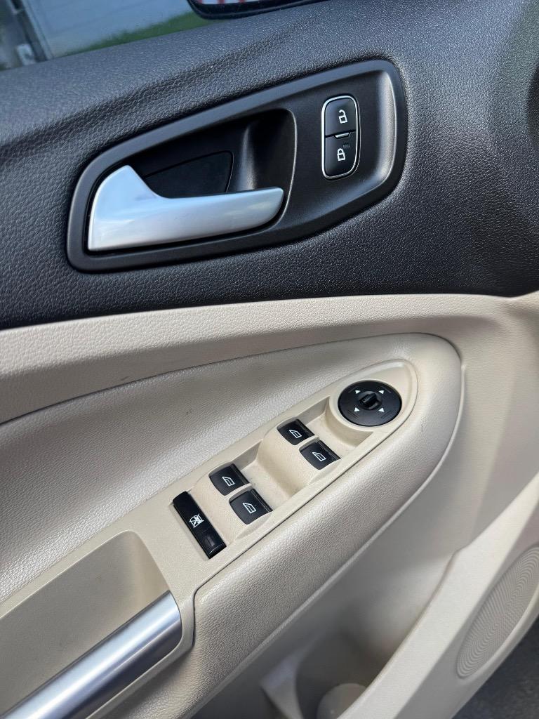 2018 Ford Escape - $11,995