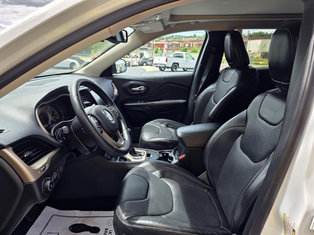 2015 Jeep Cherokee - $10,995