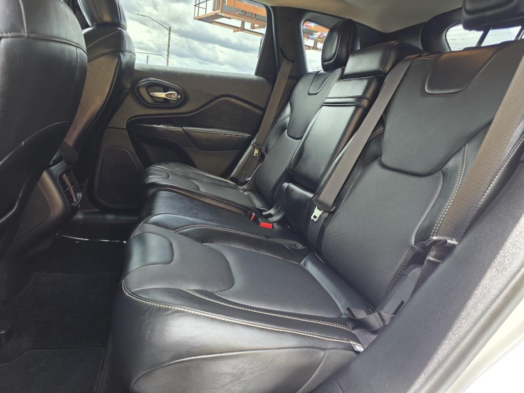 2015 Jeep Cherokee - $10,995